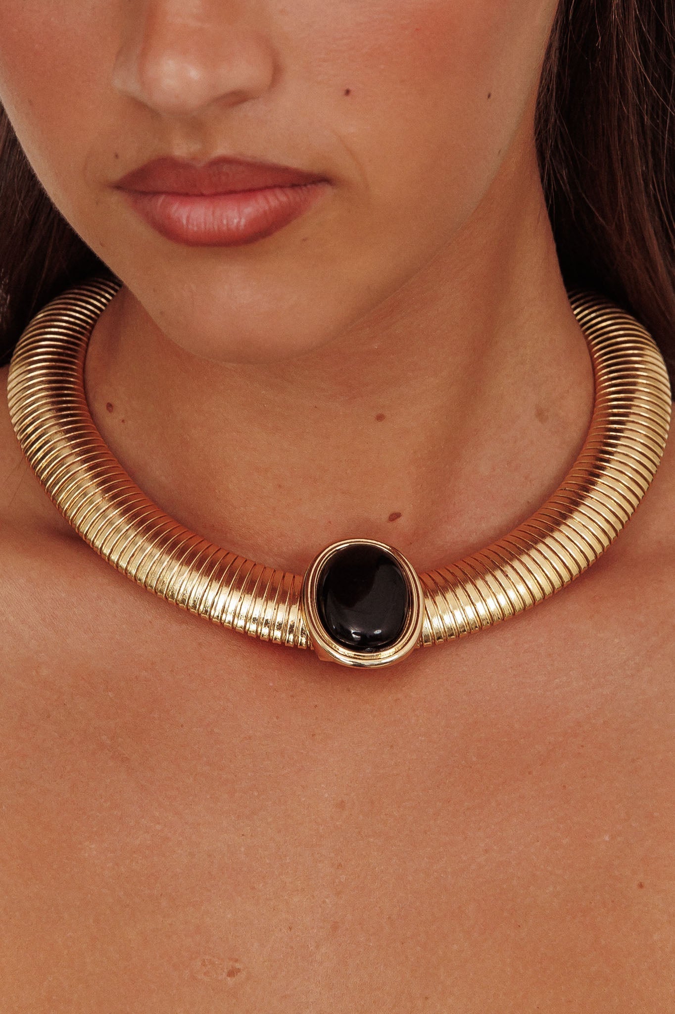 Collier Pendentif Ovale Cléopâtre Or Noir